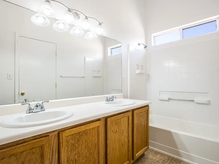 4705 Chow Ct NE — Photo 28