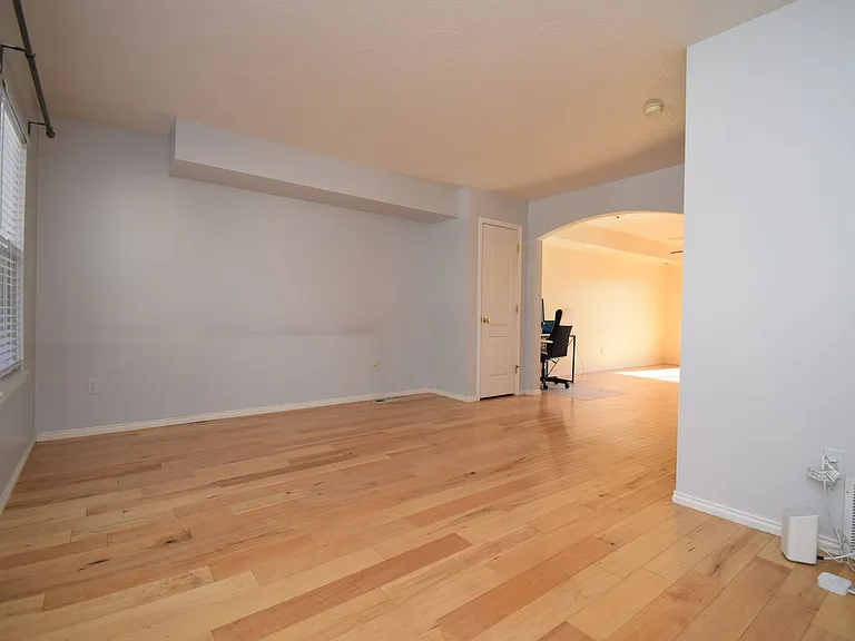 874 E Forest Park Ct — Photo 3