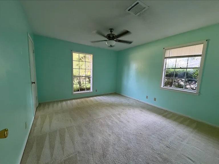 2102 Elmwood Dr — Photo 12