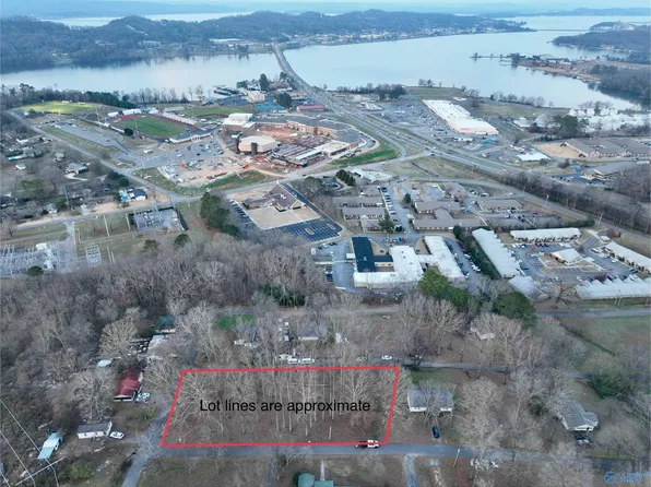 43-45 Gaines St, Guntersville, AL 35976