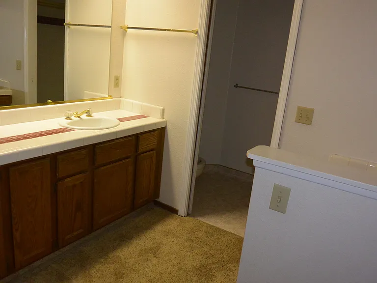 6025 W Paradise Ave — Photo 7