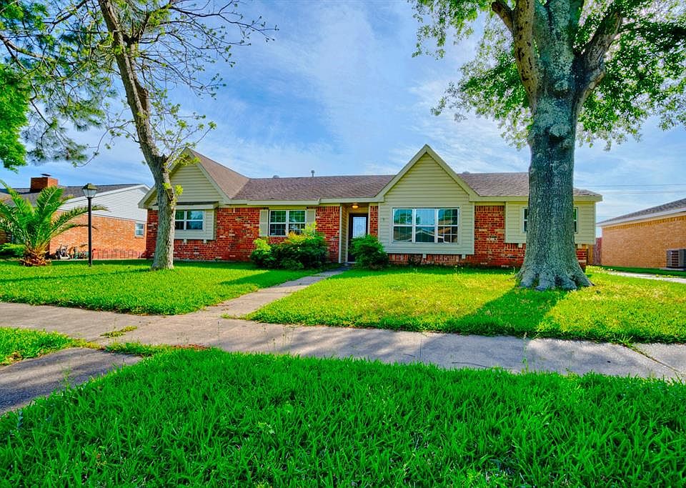 1st image of 15418 Diana Ln