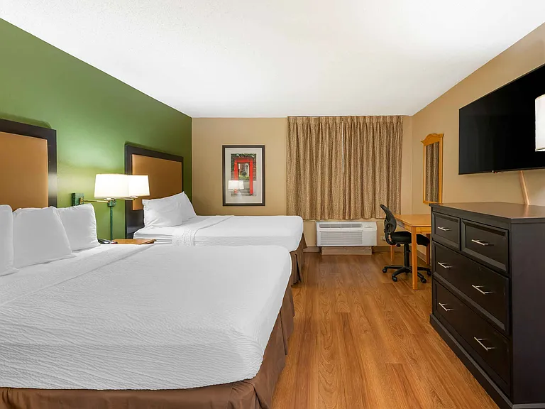 Studio Suite - 2 Full Beds