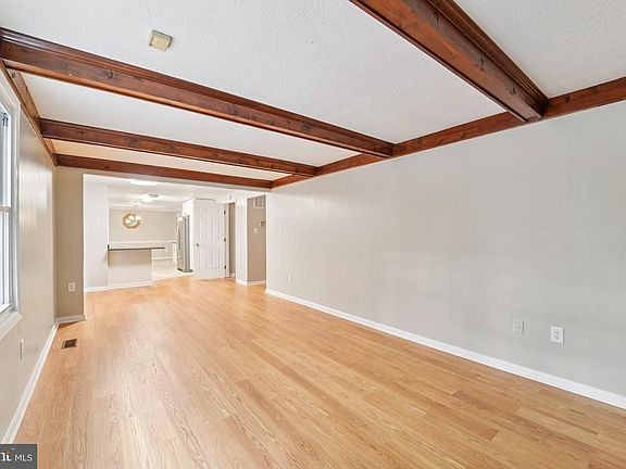 3rd image of 9401 Daysville Ave
