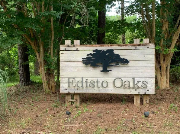 68 Seaside Ln, Edisto Island, SC 29438