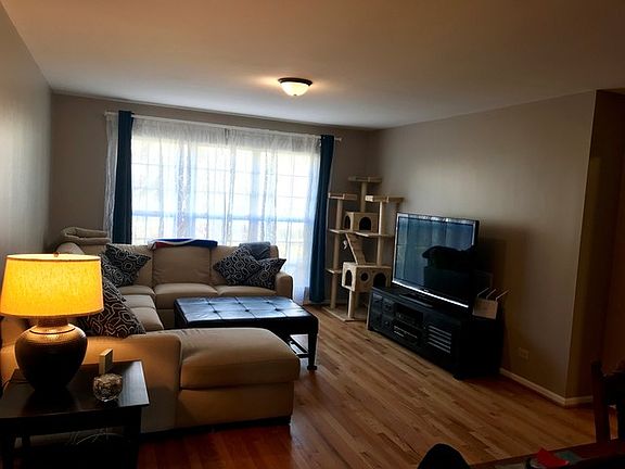 5th image of 870 Lansing Ct