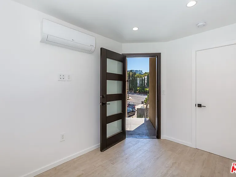 8012 Zeus Dr — Photo 31
