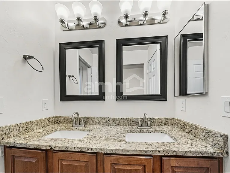 902 E Autumn Harvest Pl — Photo 14
