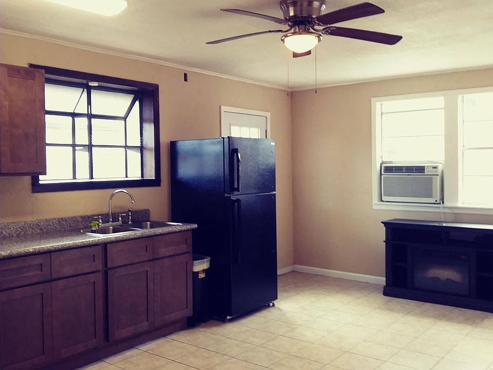 1st image of 4005 Loveland St #B