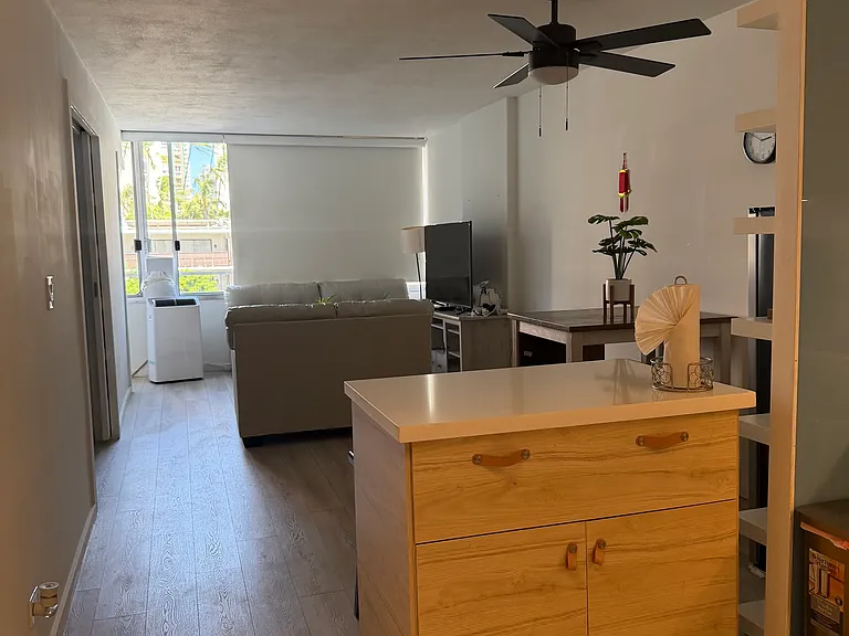 435 Seaside Ave #203 — Photo 4