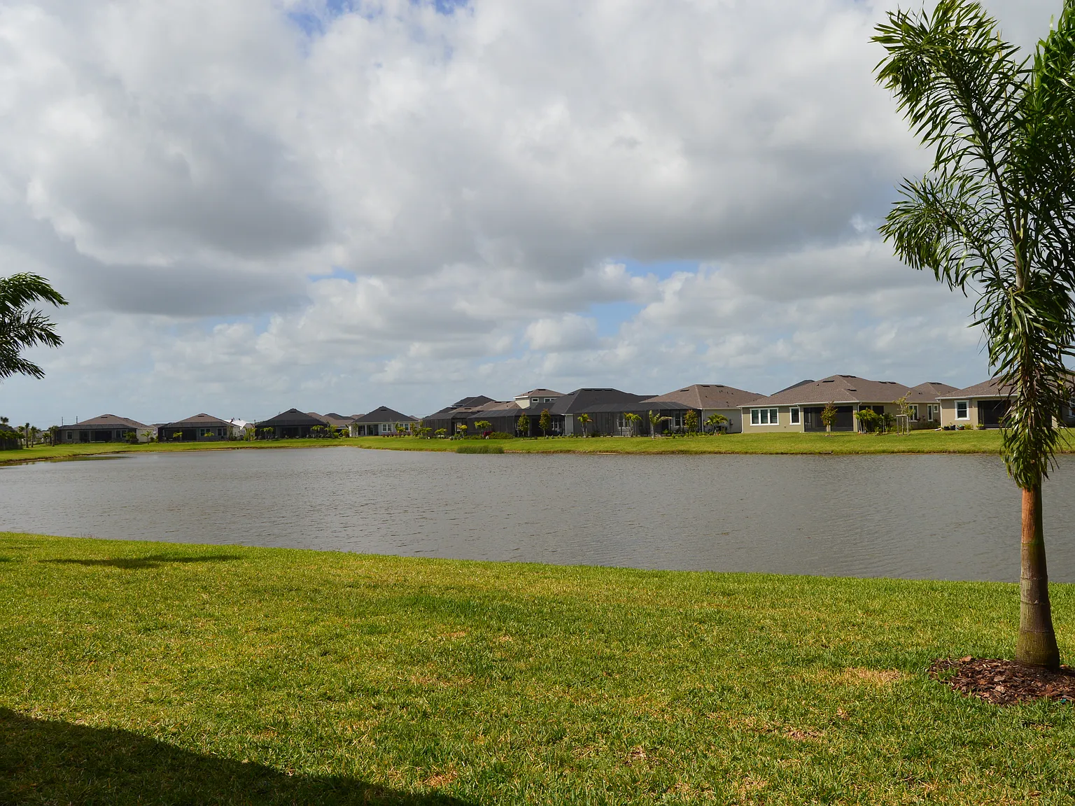 3 bed, 3.5 bath, 2450 sqft, $4,700 — Photo 4