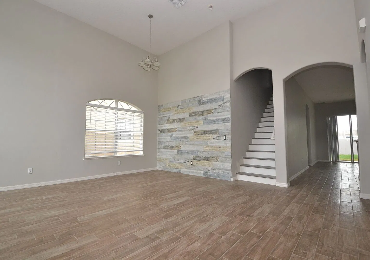 Spacious & Updated 4BR + Loft in Gated Sandhill Preserve! — Photo 2