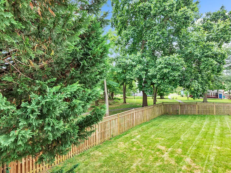 1402 Bermuda Dunes Ct — Photo 52