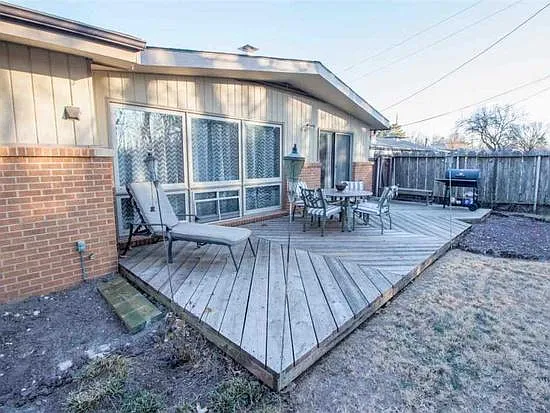 1813 N Edgemoor St — Photo 4