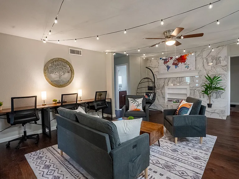Foxcroft Cir — Photo 5