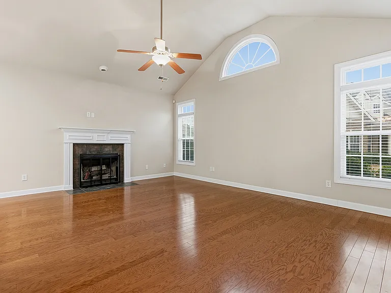 1826 Rushing Wood Dr NW — Photo 2