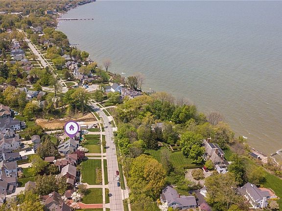 4th image of 21109 Avalon Dr