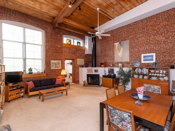 3 S Stone Mill Dr APT 221, Dedham, MA 02026