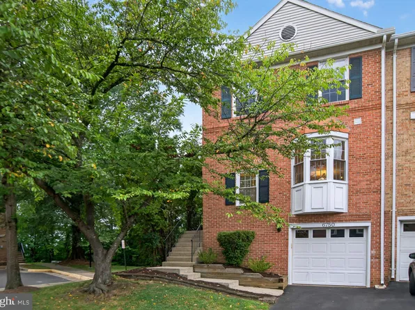 6750 Cardinal Woods Ct, Lorton, VA 22079