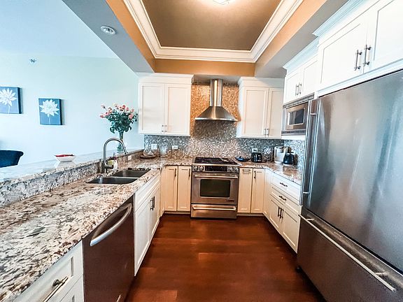 2nd image of 1211 S Prairie Ave APT 2705