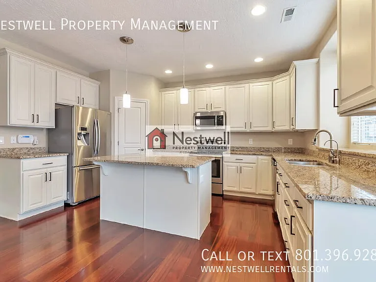 1360 E Foxmont Ln — Photo 4