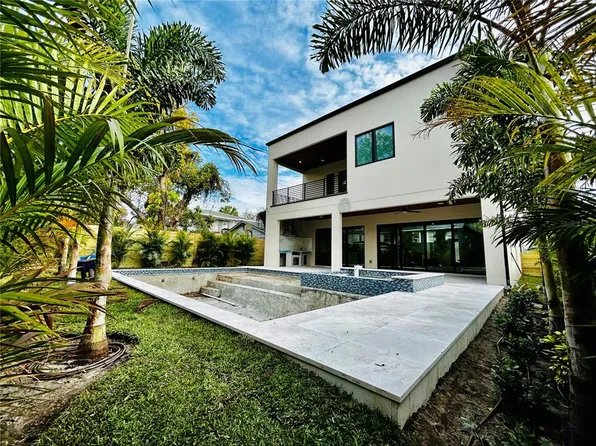 825 W AMELIA AVENUE, TAMPA, FL 33602