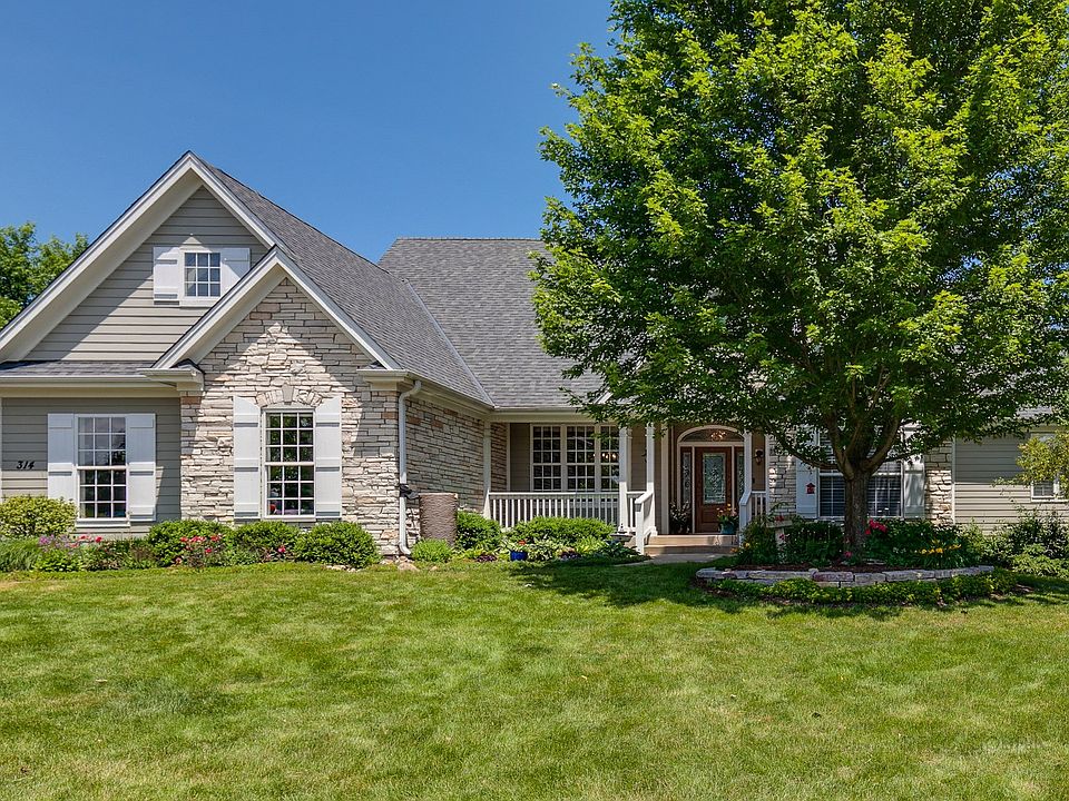 Welcome home to 314 Kings Way.