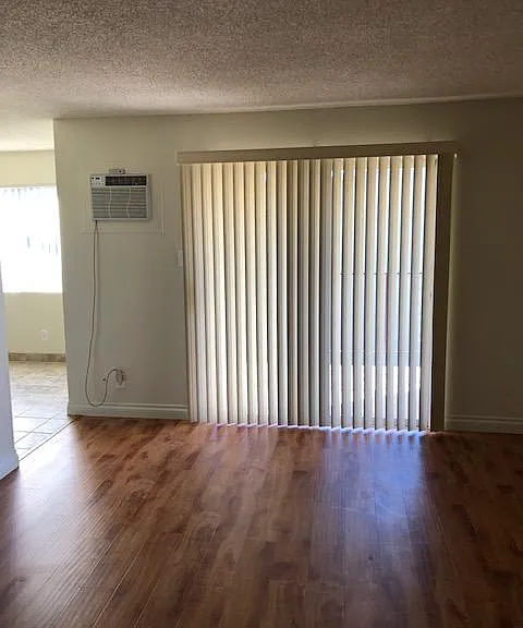 11619 Downey Ave #203 — Photo 6