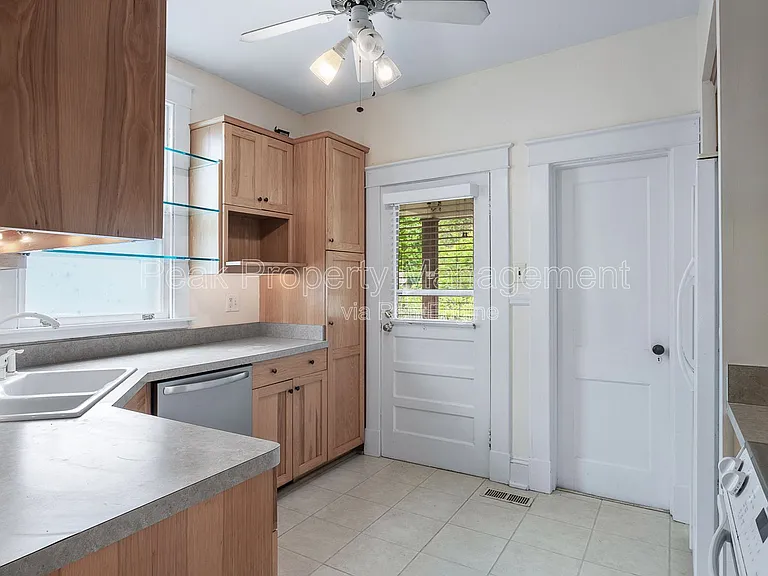 1310 Greycourt Ave — Photo 12