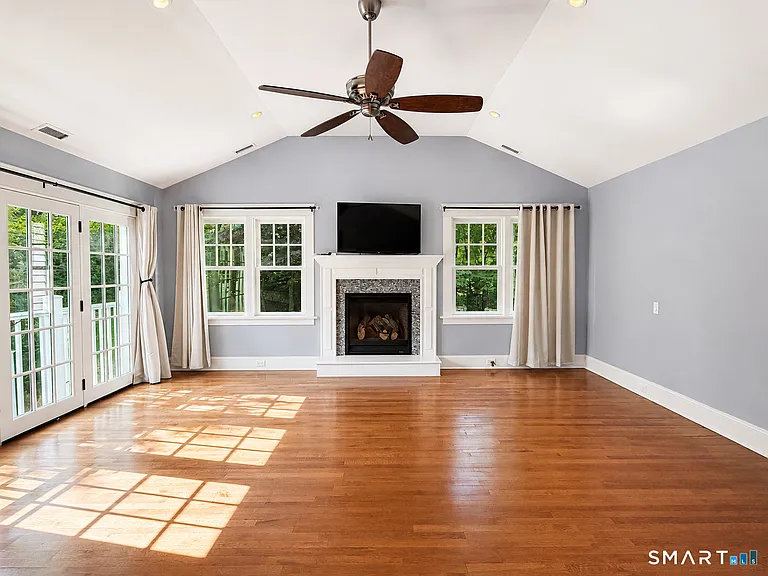 4 Raymond Pl — Photo 11