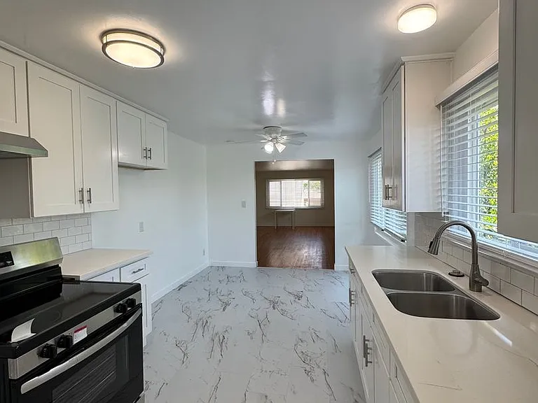 Allen - 1812 — Photo 2