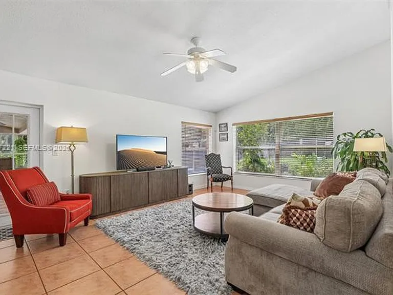 13100 NW 11th Dr #13100 — Photo 12