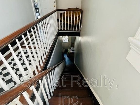 3rd image of 719 Esplanade Ave APT 3