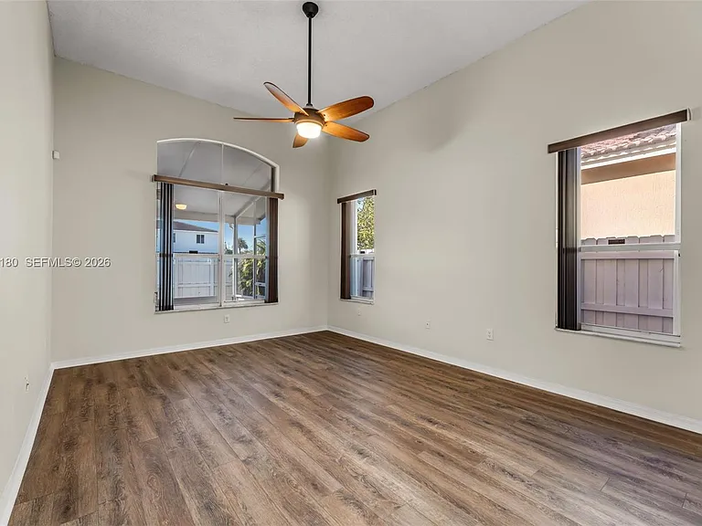 1856 NE 3rd Ct — Photo 7