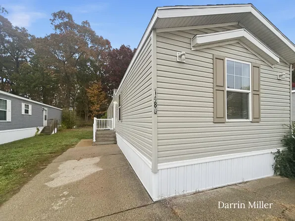 1480 Sarnia St, Muskegon, MI 49444