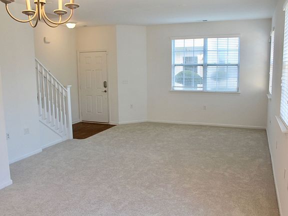 4th image of 1431 Titchfield Dr