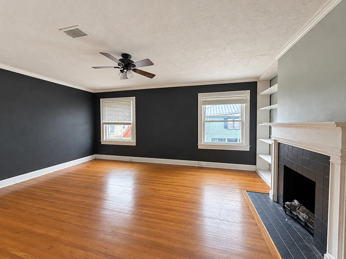 1 bed, 1200 sqft, $1,350 — Photo 2
