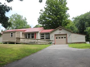 378 Sandown Rd, Fremont, NH 03044