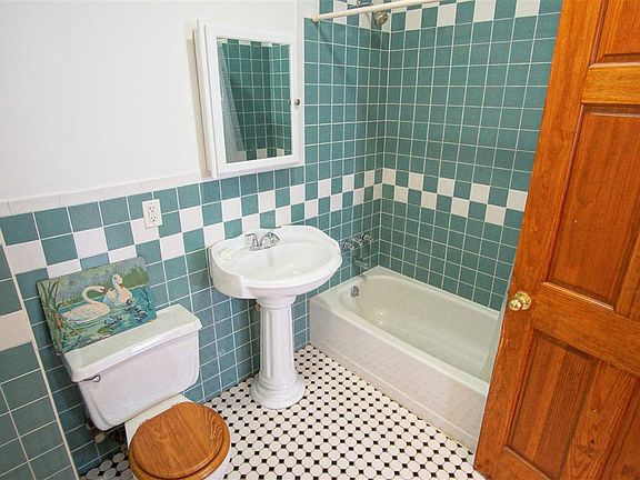 5th image of 97 Maple St #1