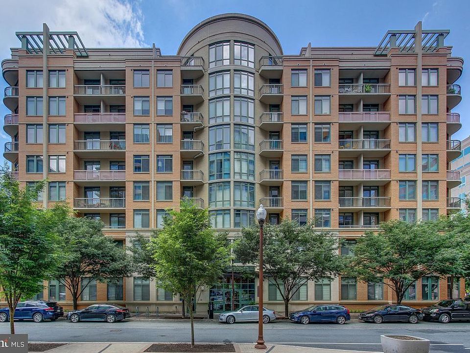 1st image of 3625 10th St N Unit 401