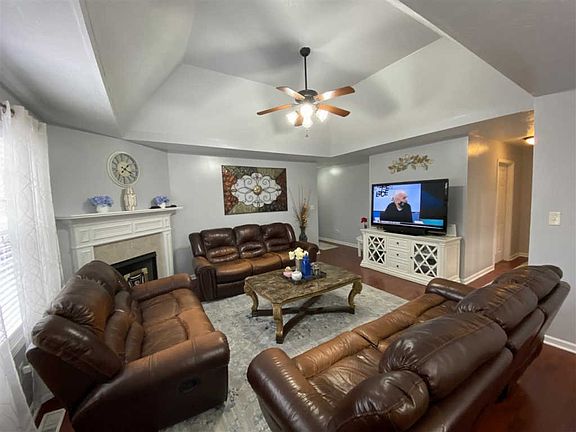 4th image of 223 Lost Mill Ct