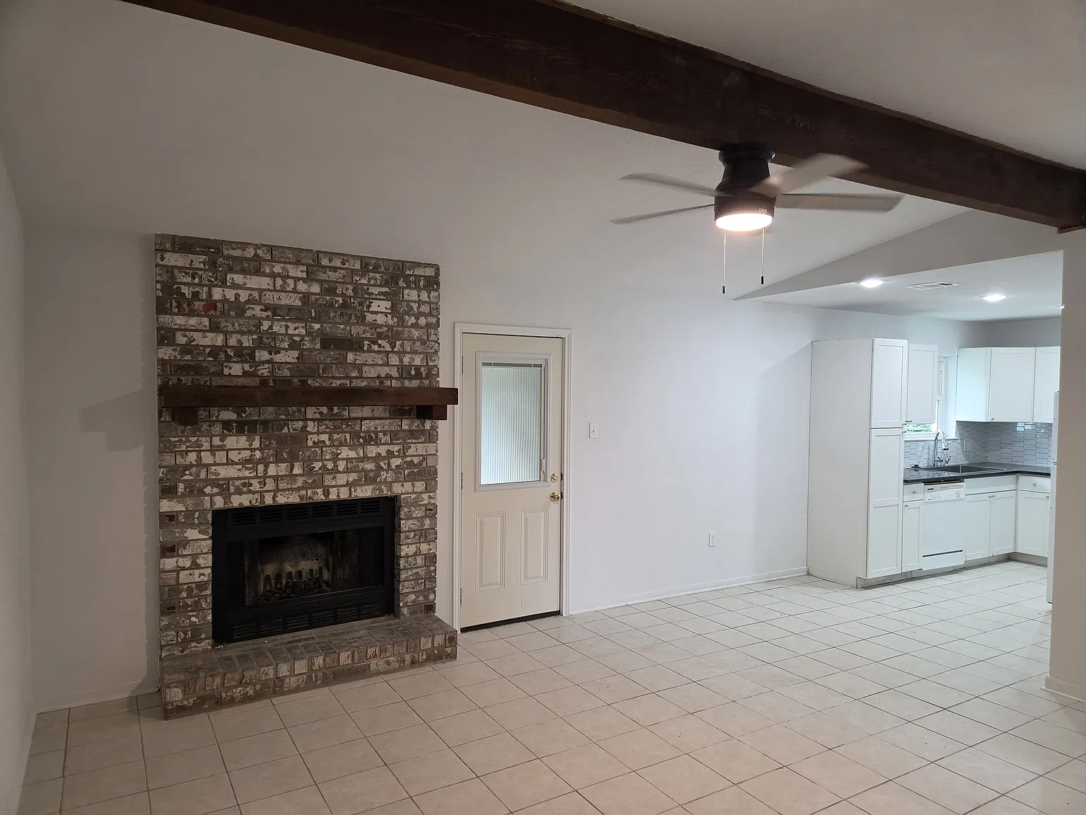 3 bed, 975 sqft, $1,500 — Photo 1