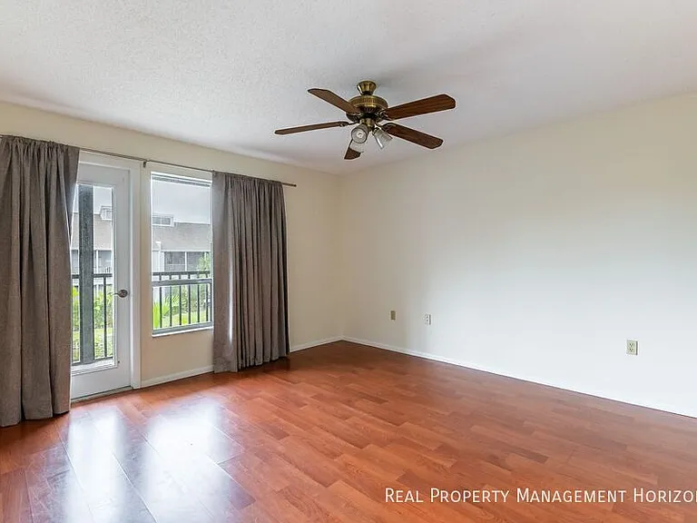 251 Fenwick Dr #14 — Photo 11