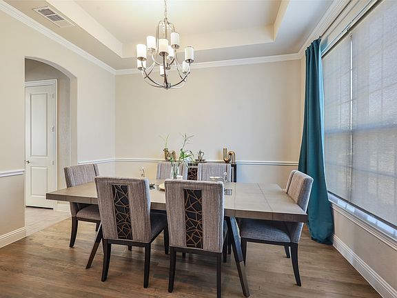 4th image of 1800 Shavano Way
