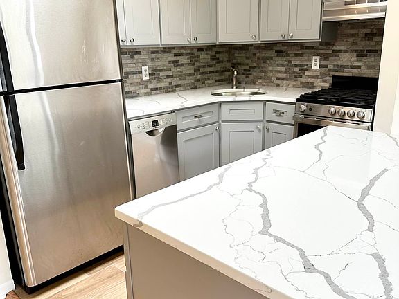 5th image of 468 17th St #3