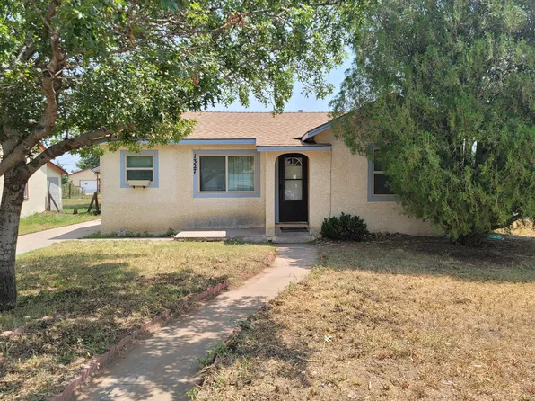 1327 S Avenue C, Portales, NM 88130