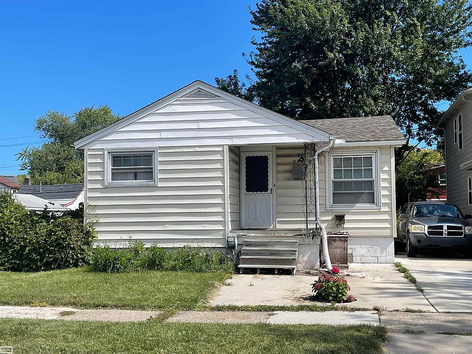 27072 Pinewood St, Roseville, MI 48066 Zillow
