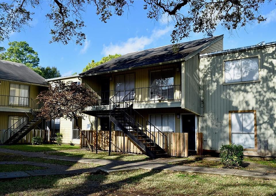 1st image of 5625 Antoine Dr #819