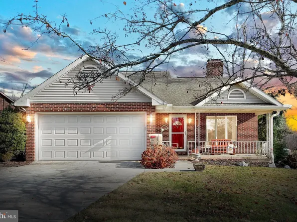 411 N 4th St, Gettysburg, PA 17325