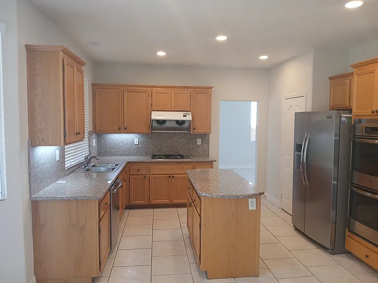 9394 Live Oak Dr — Photo 7
